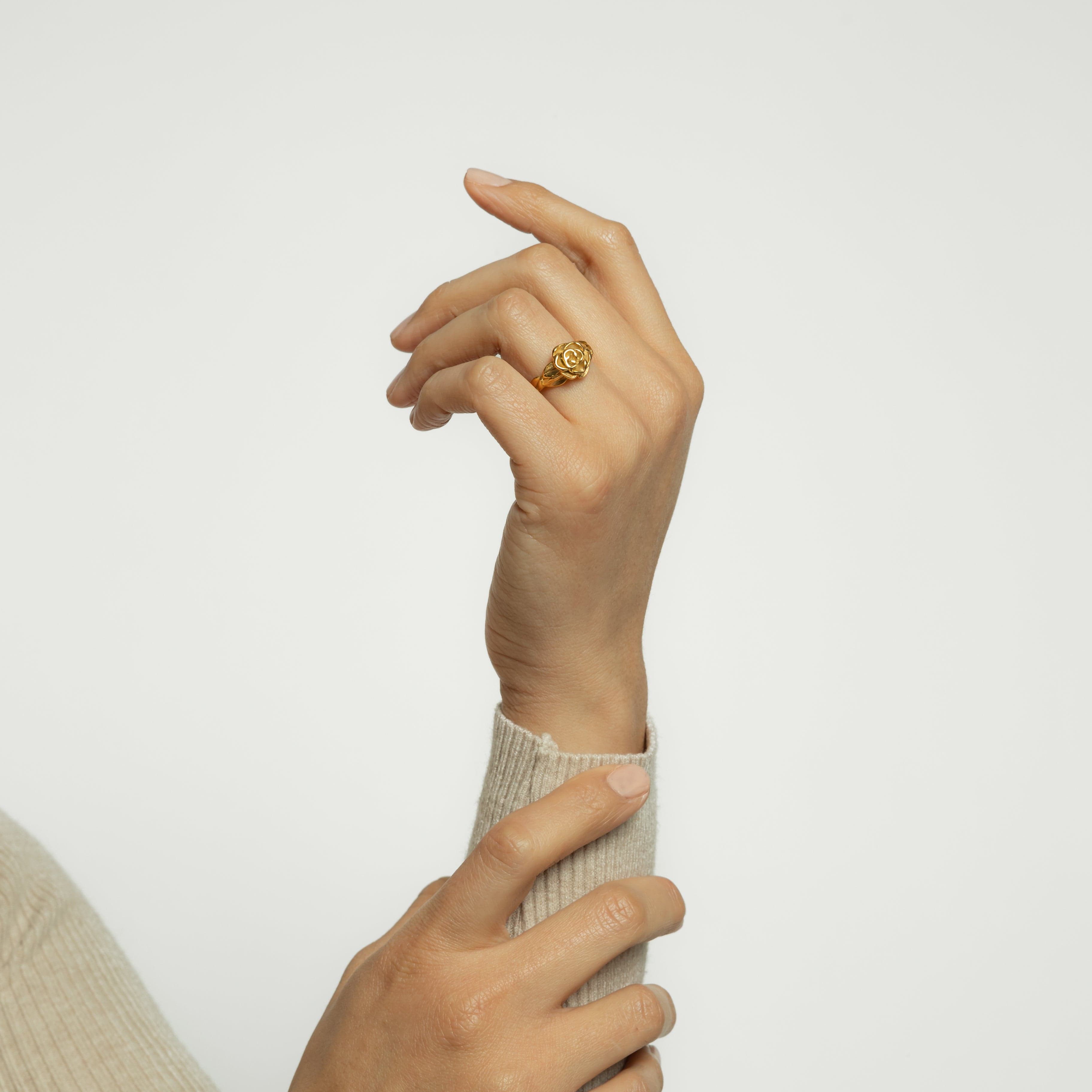 Bloom Ring – Elegant Floral Jewelry Piece