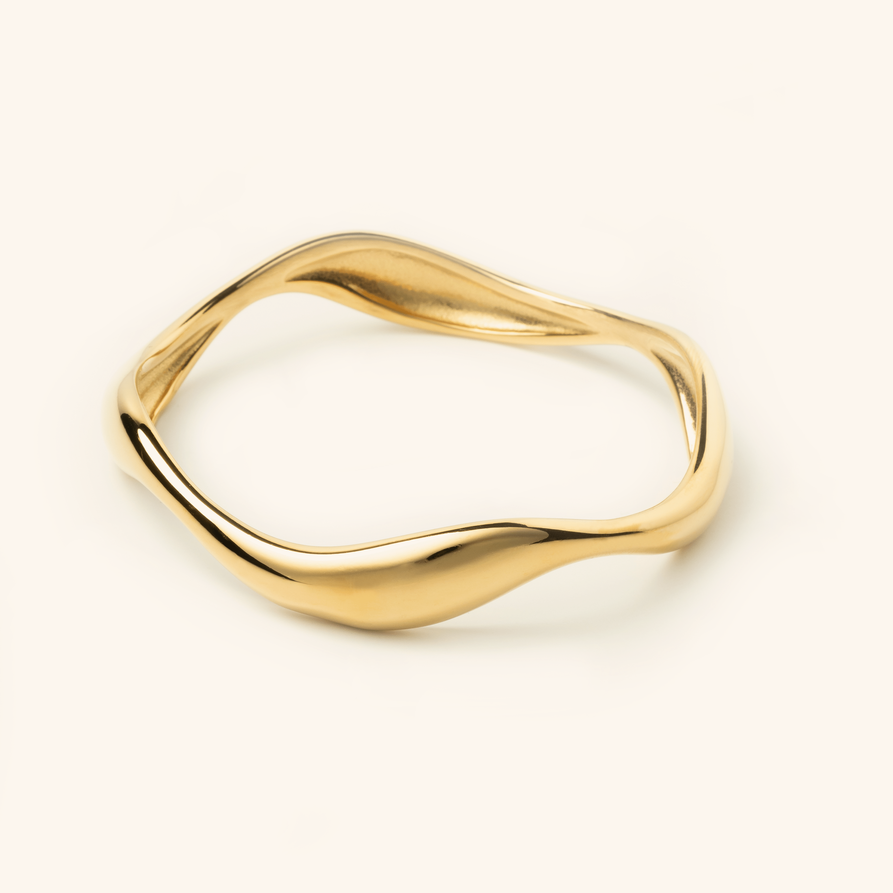 Stylish Wave Bangle Bracelet for Everyday Wear