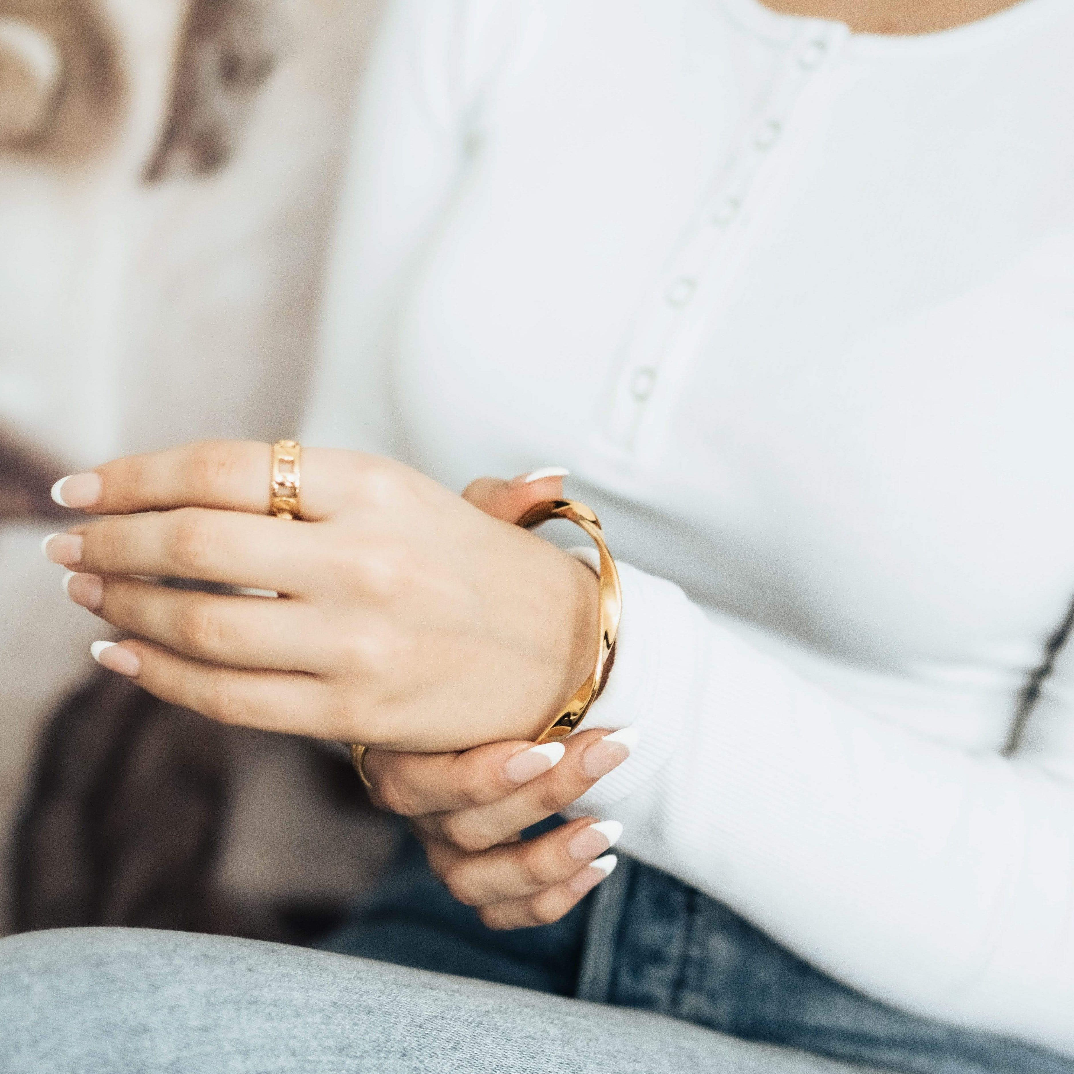 Stylish Ripple Bangle Bracelet