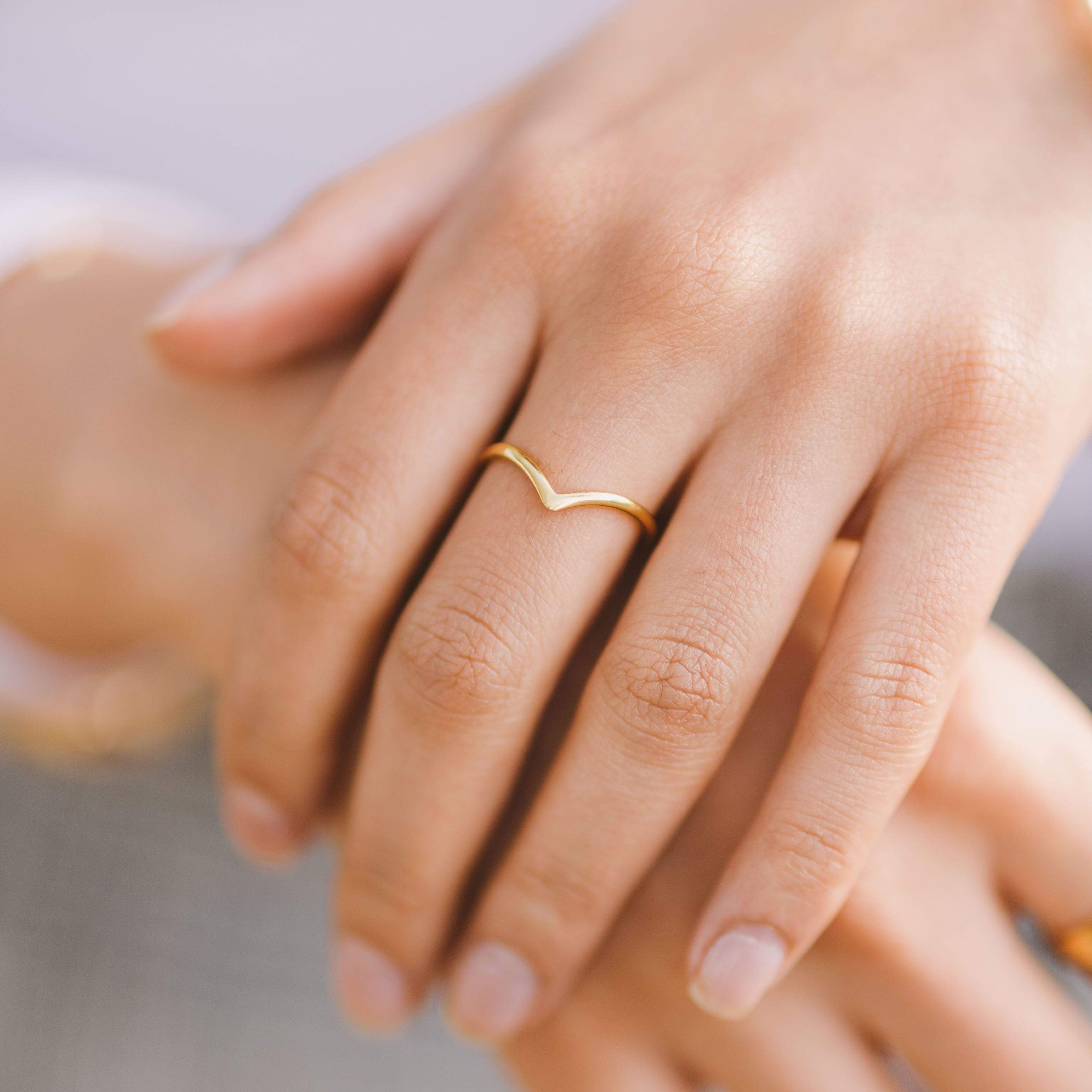 Women's Completion Ring – Elegant & Stylish