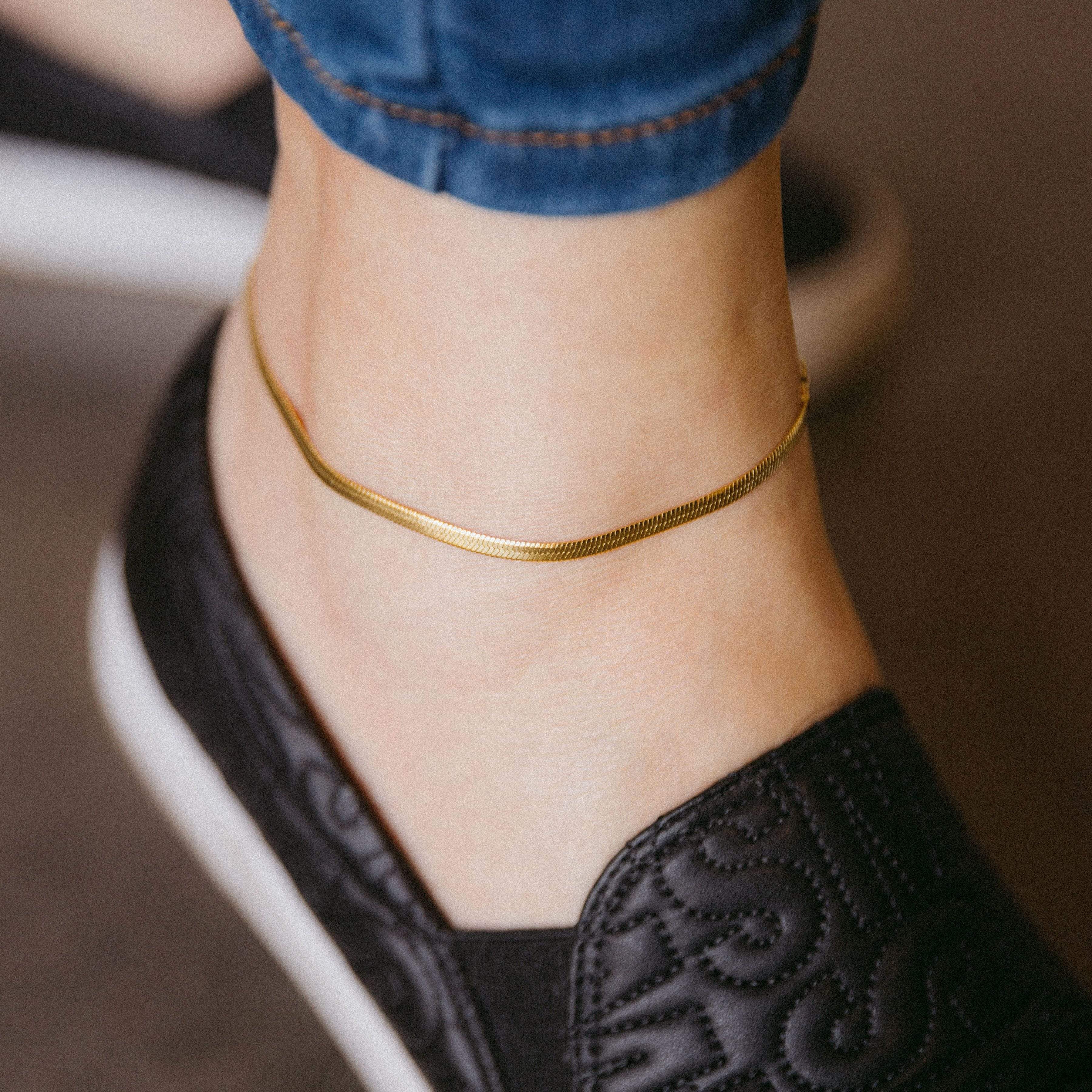 Elegant Herringbone Anklet for Women