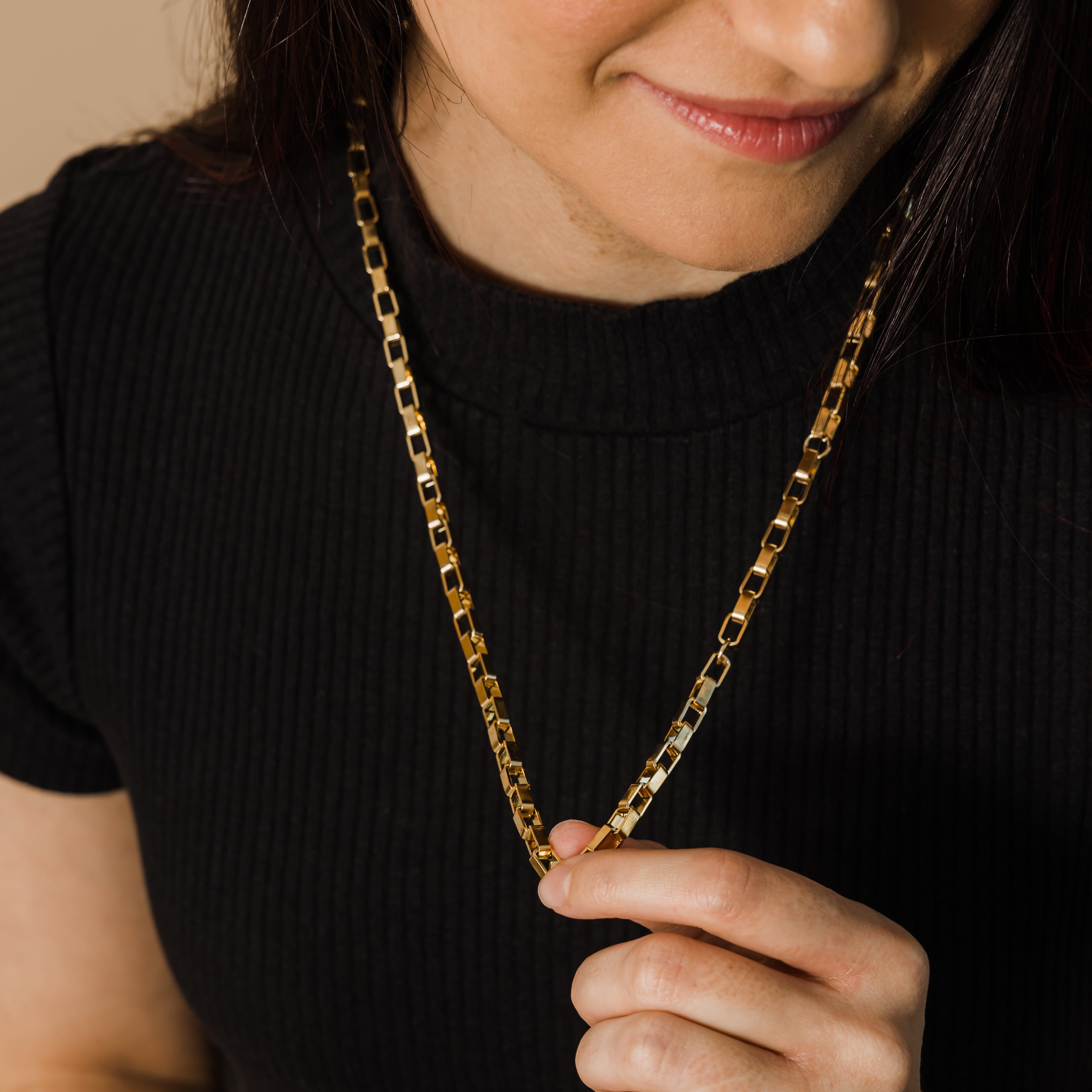 Stylish Block Chain Necklace for Everyday Wear