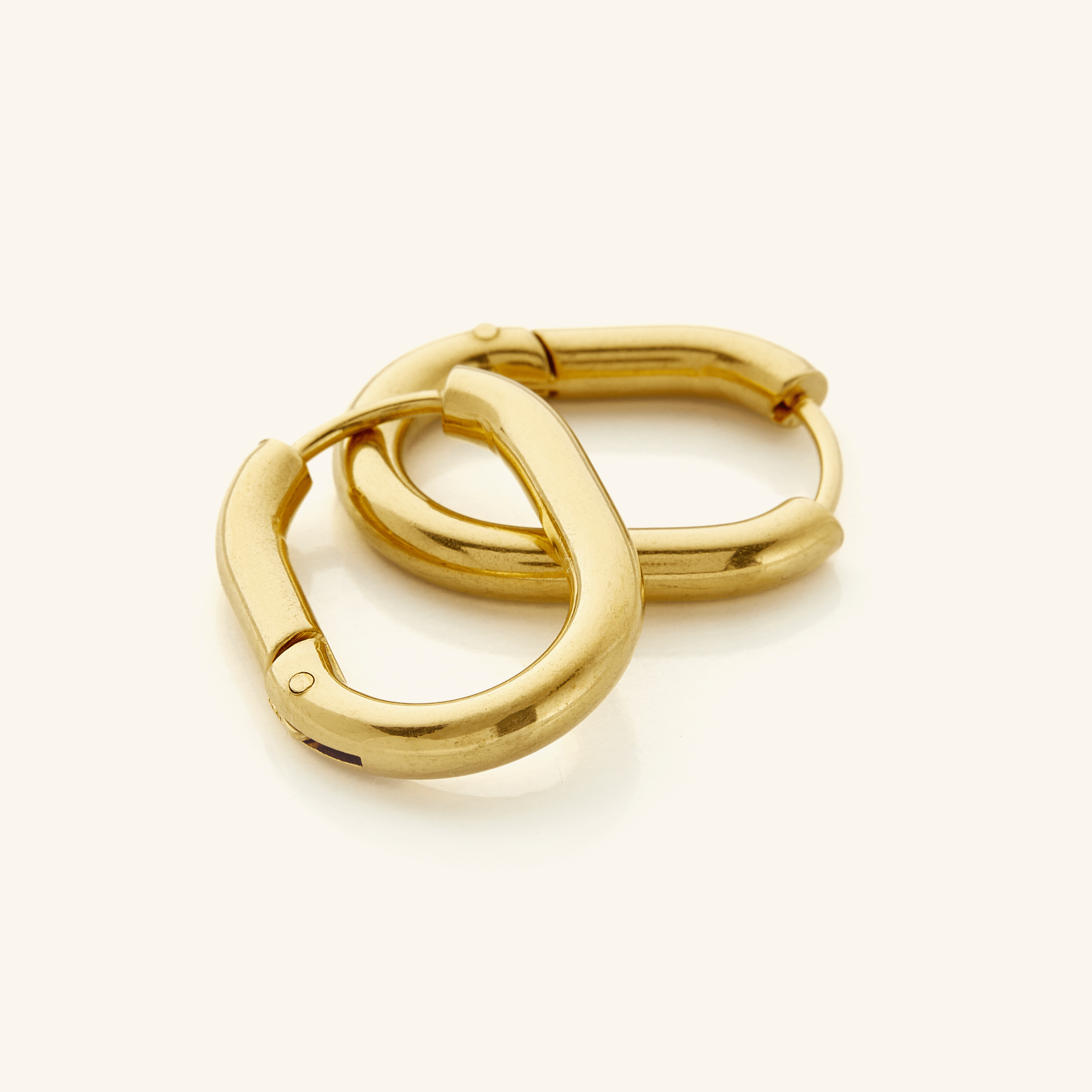 Stylish Oval Hoop Earrings for Everyday Wear