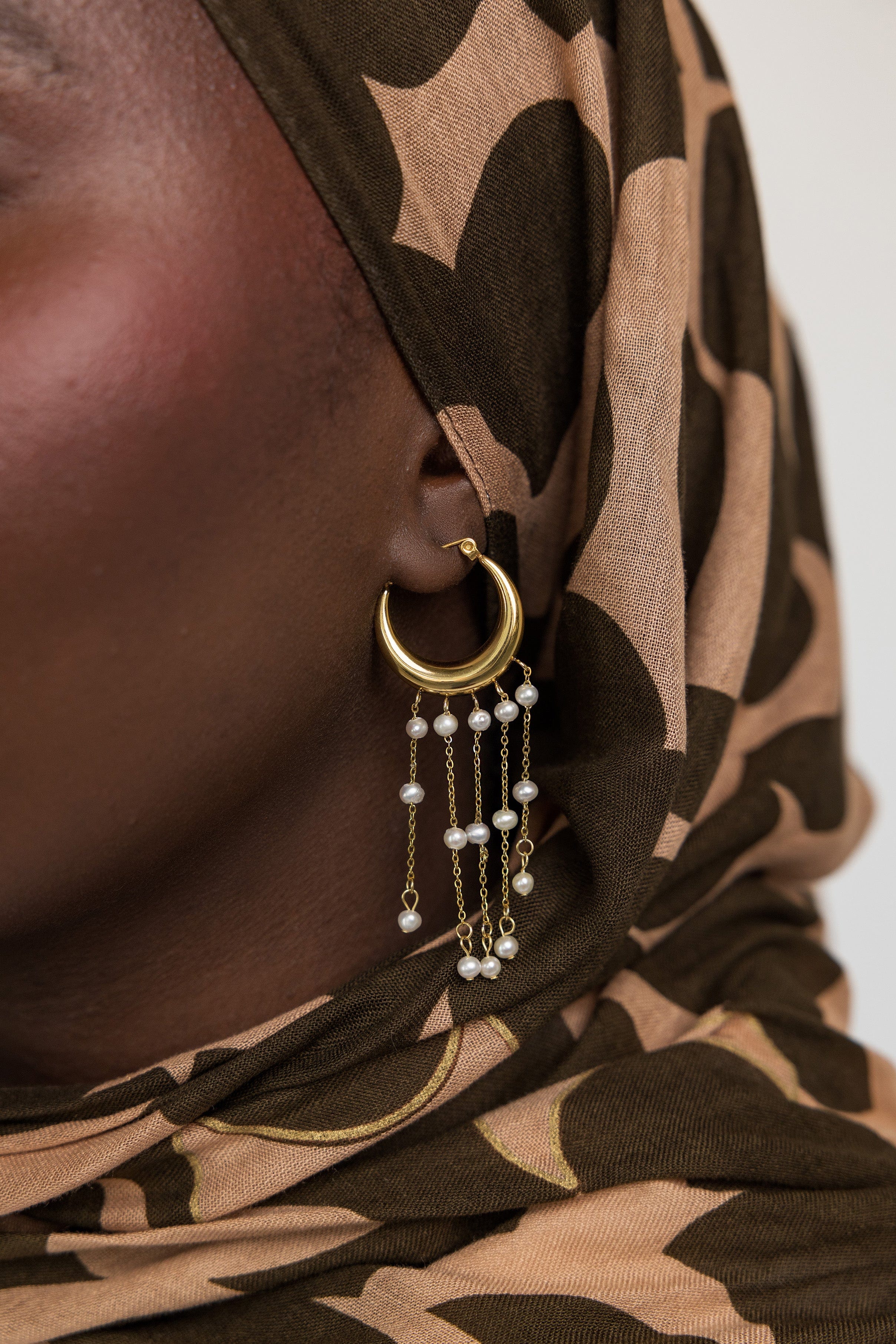 VELA x Nominal Pearl Hoop Earrings