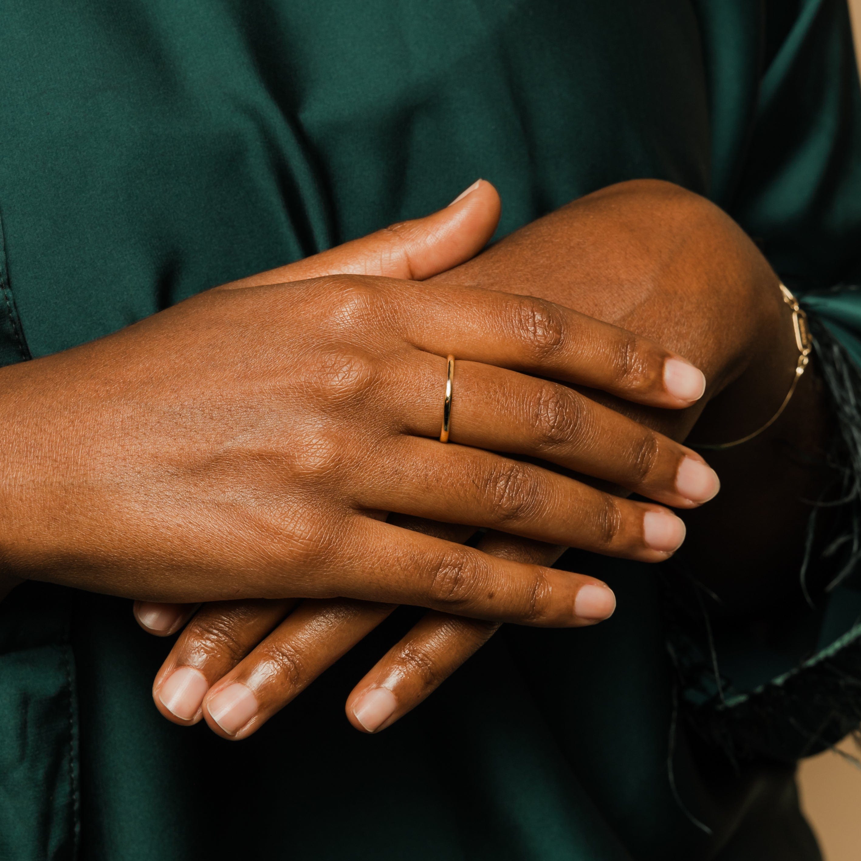18K Gold Thin Ring Band for Everyday Wear