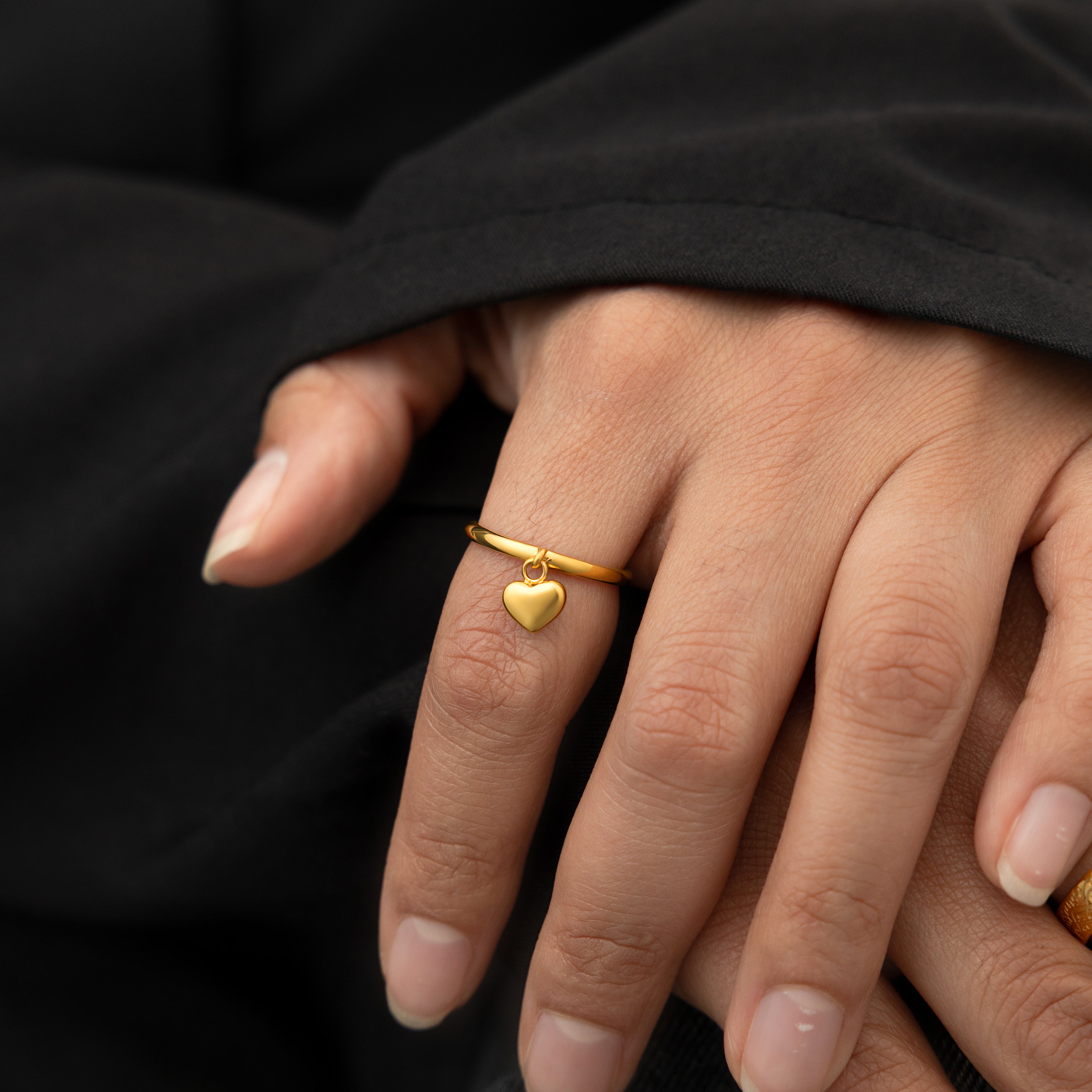 Heart Loop Ring – Elegant Minimalist Jewelry