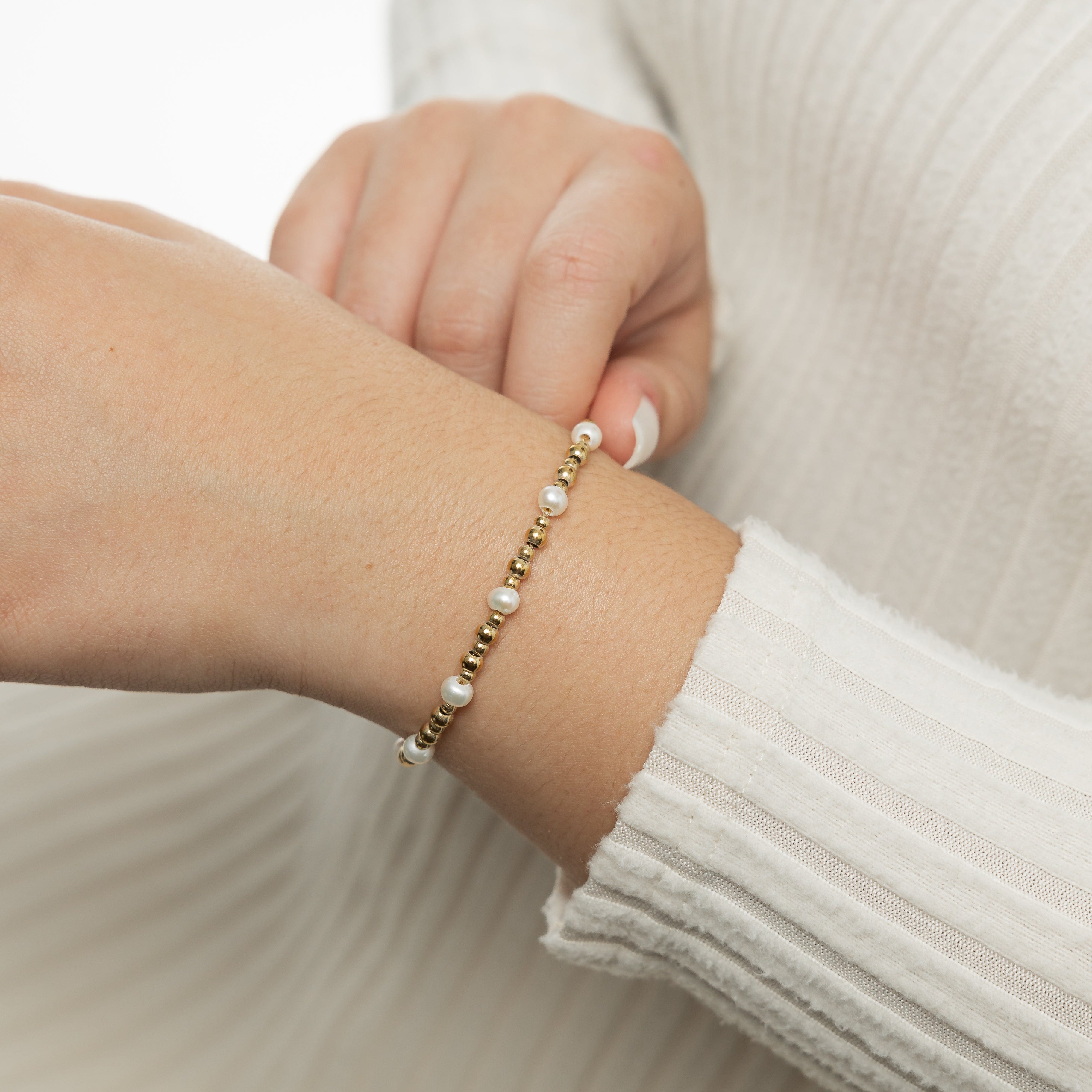 Elegant Pearl Satellite Bracelet