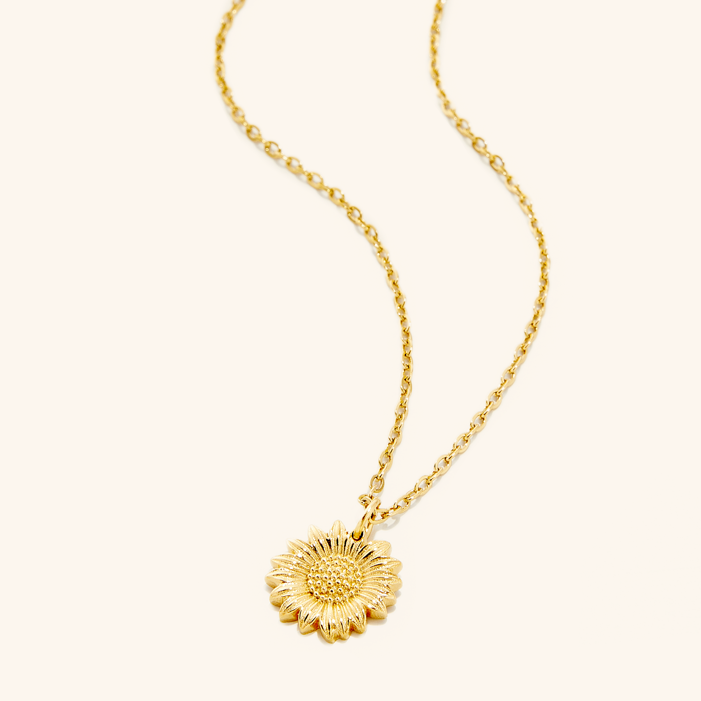 Elegant Sunflower Pendant Necklace