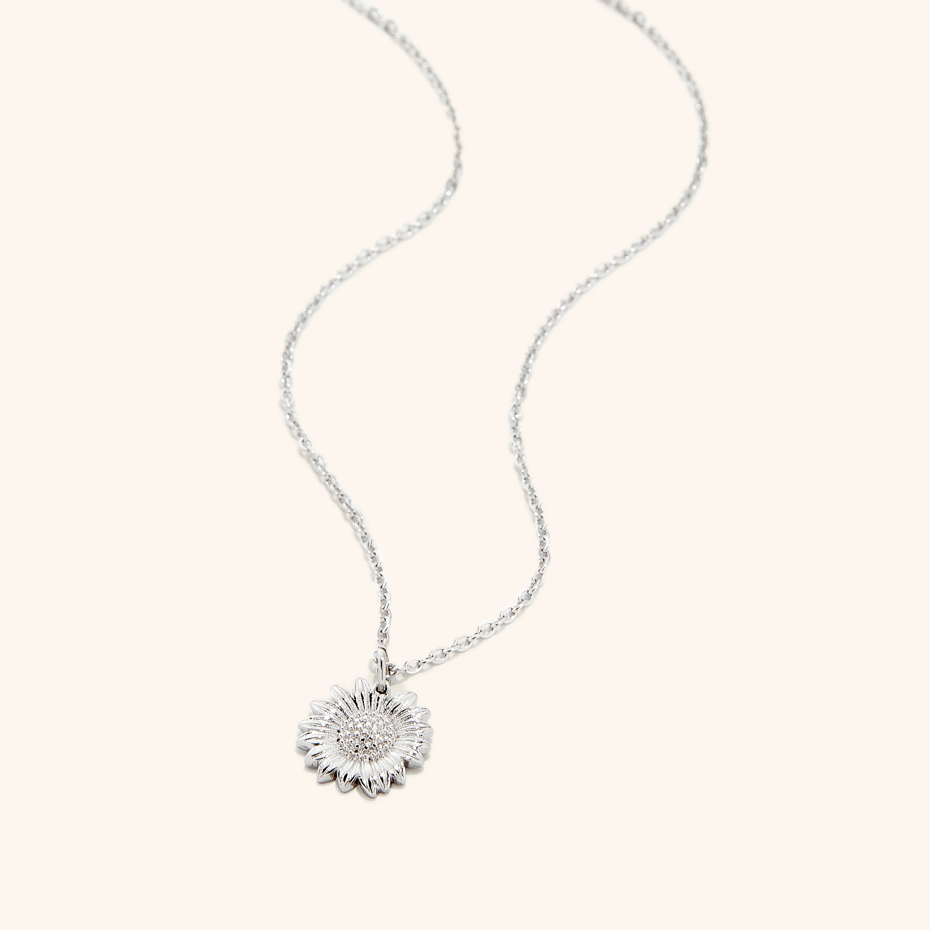 Elegant Sunflower Pendant Necklace