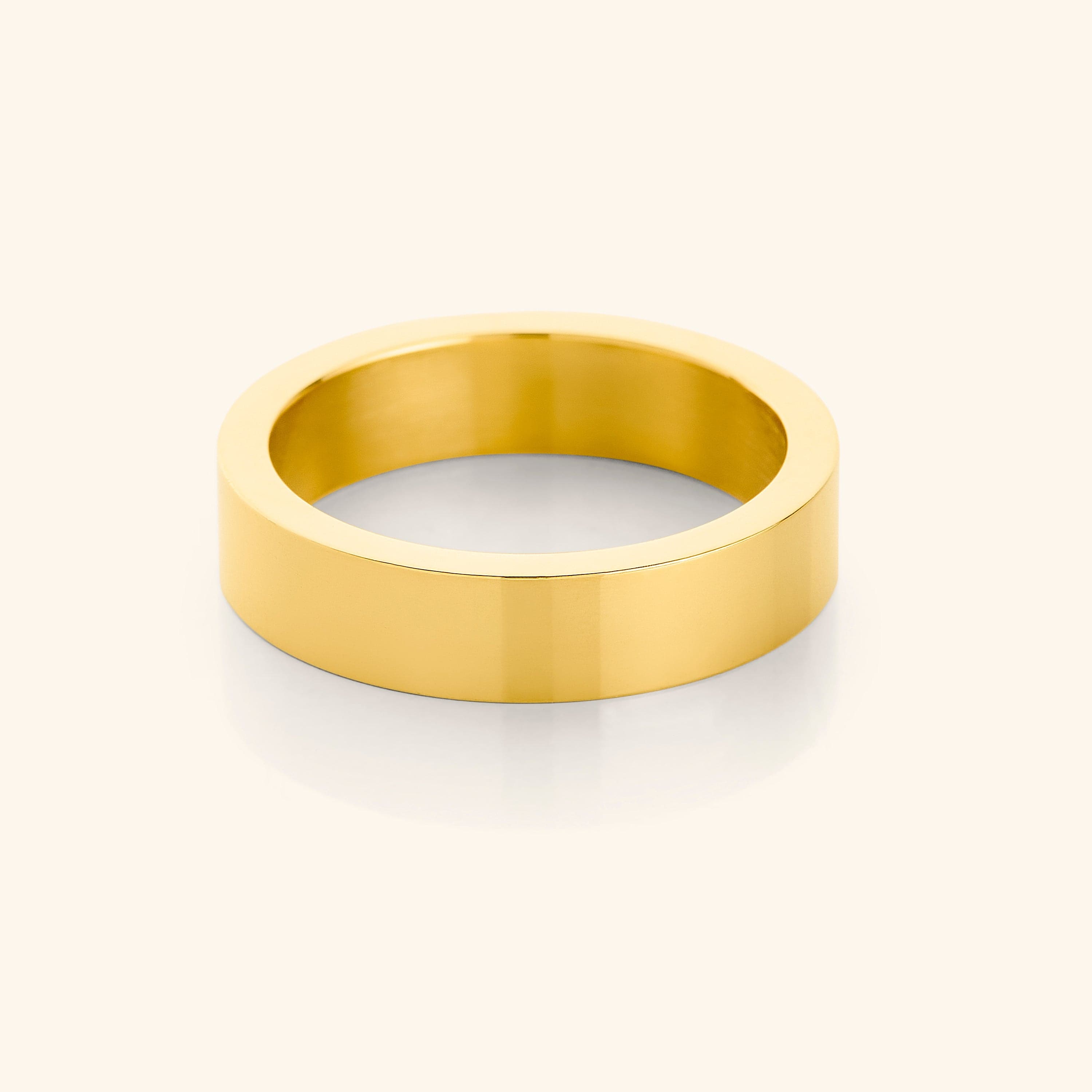 Bold Essential Ring – Sleek & Minimalist