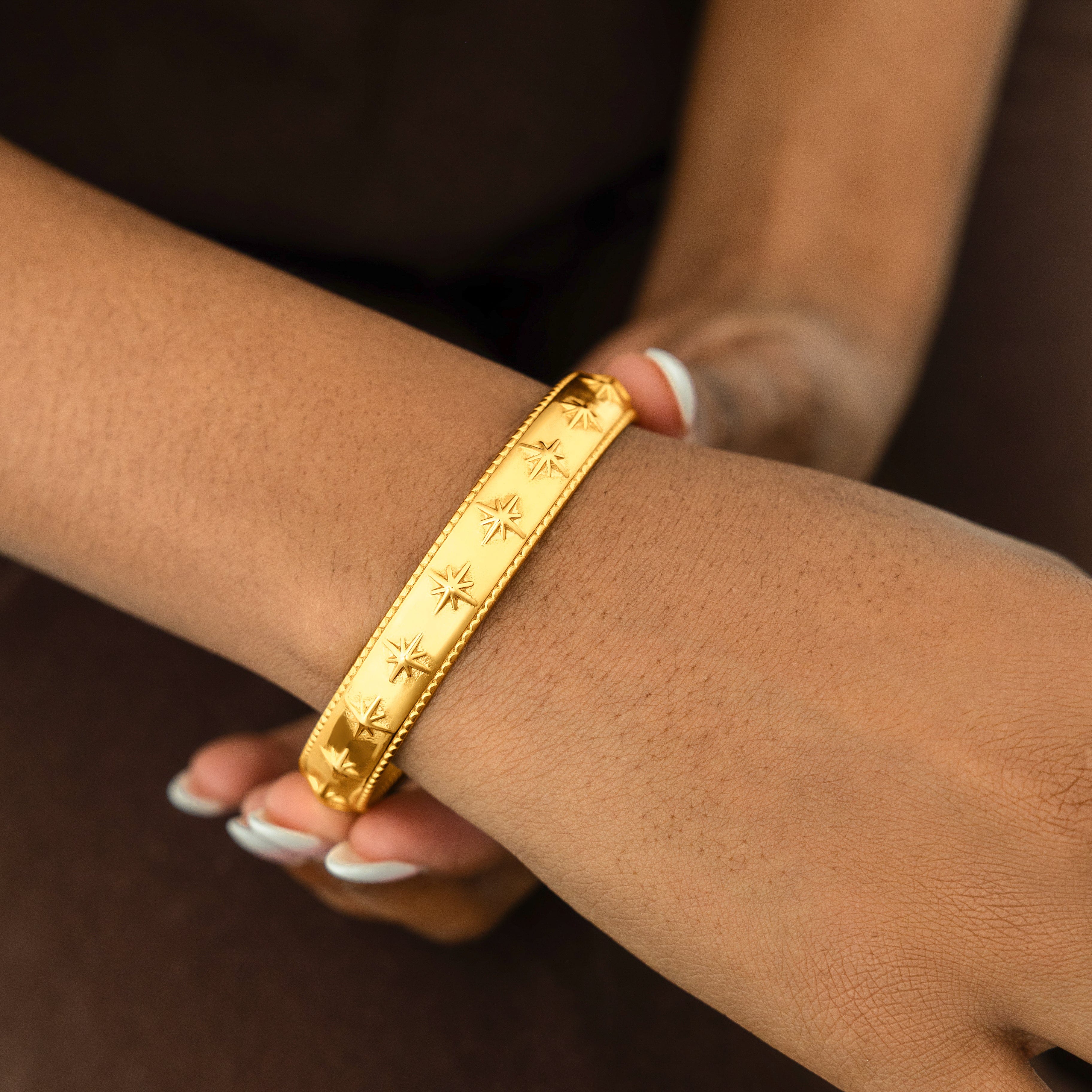 Stylish 'Leave Your Mark' Bangle Bracelet