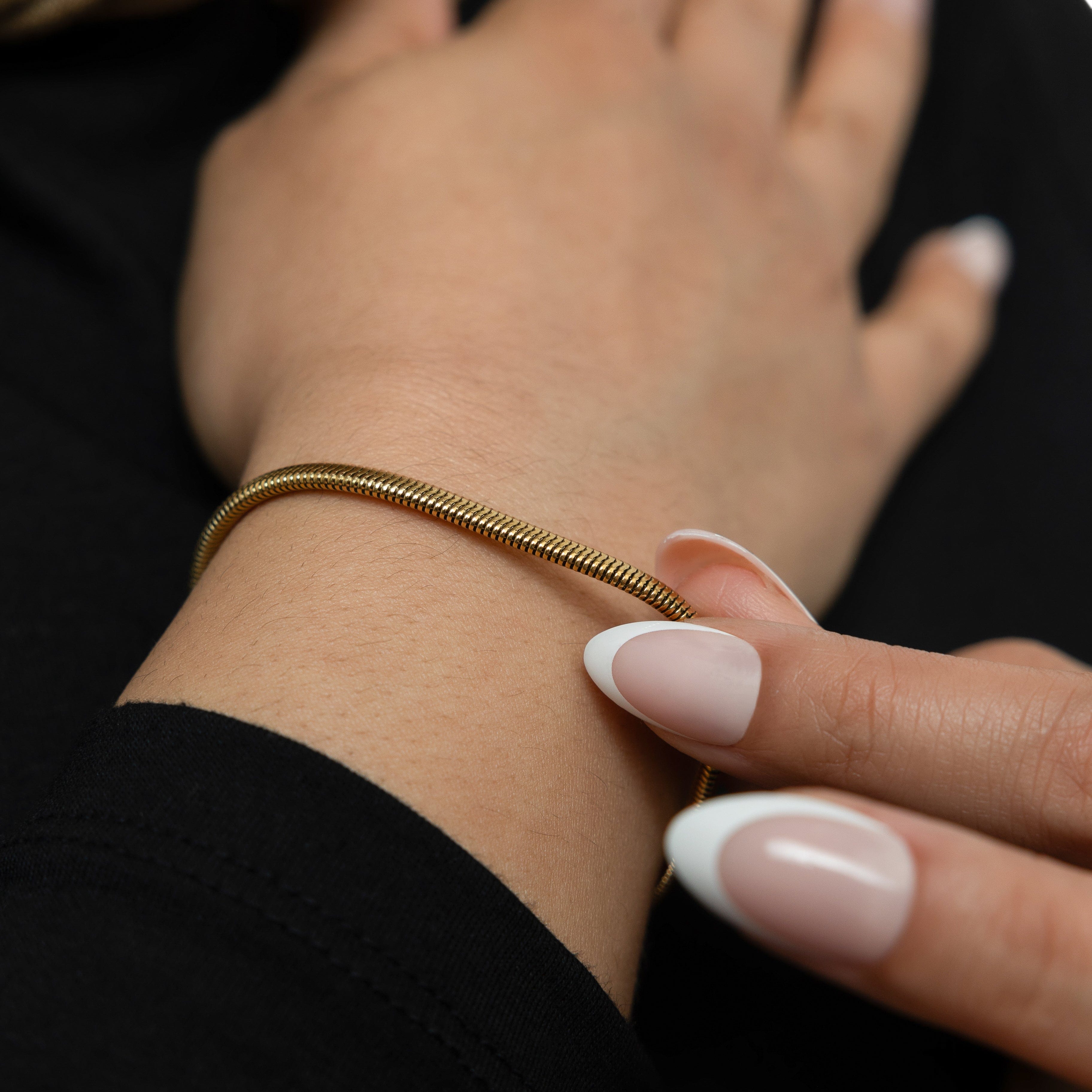 Stylish Rounded Snake Bangle Bracelet