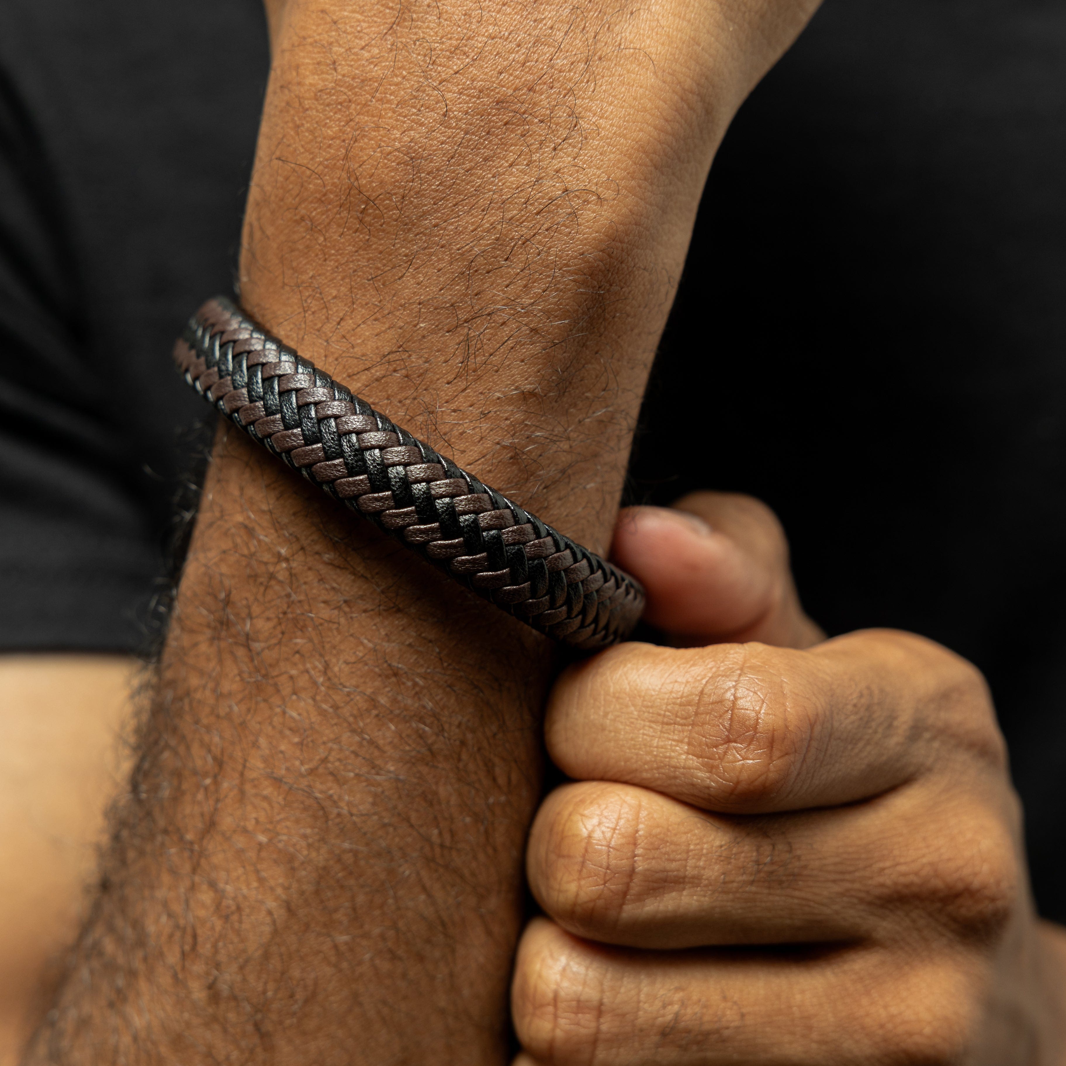Men's Classic Leather Bracelet – Timeless Style