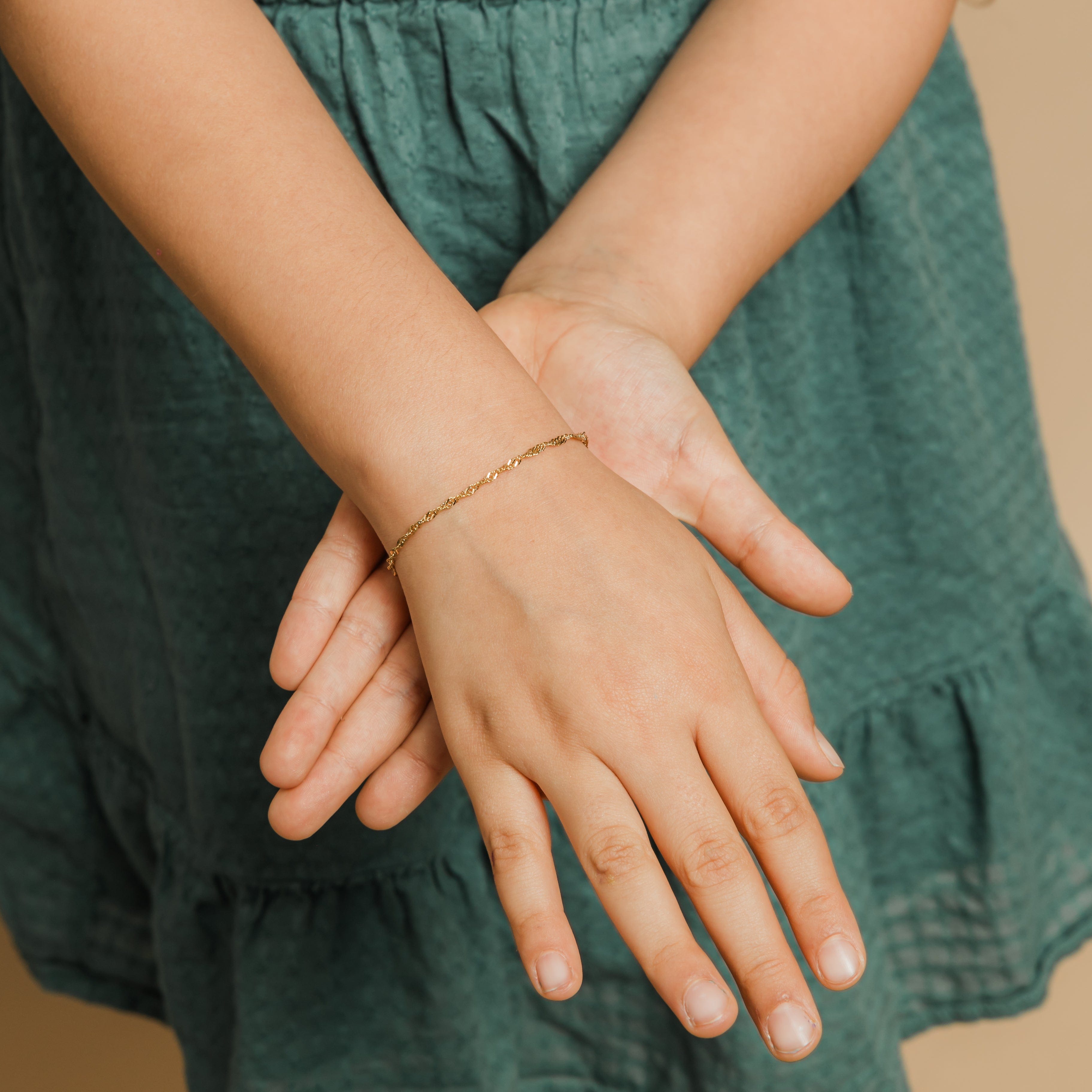 Girls' Twisted Chain Bracelet | Stylish & Trendy