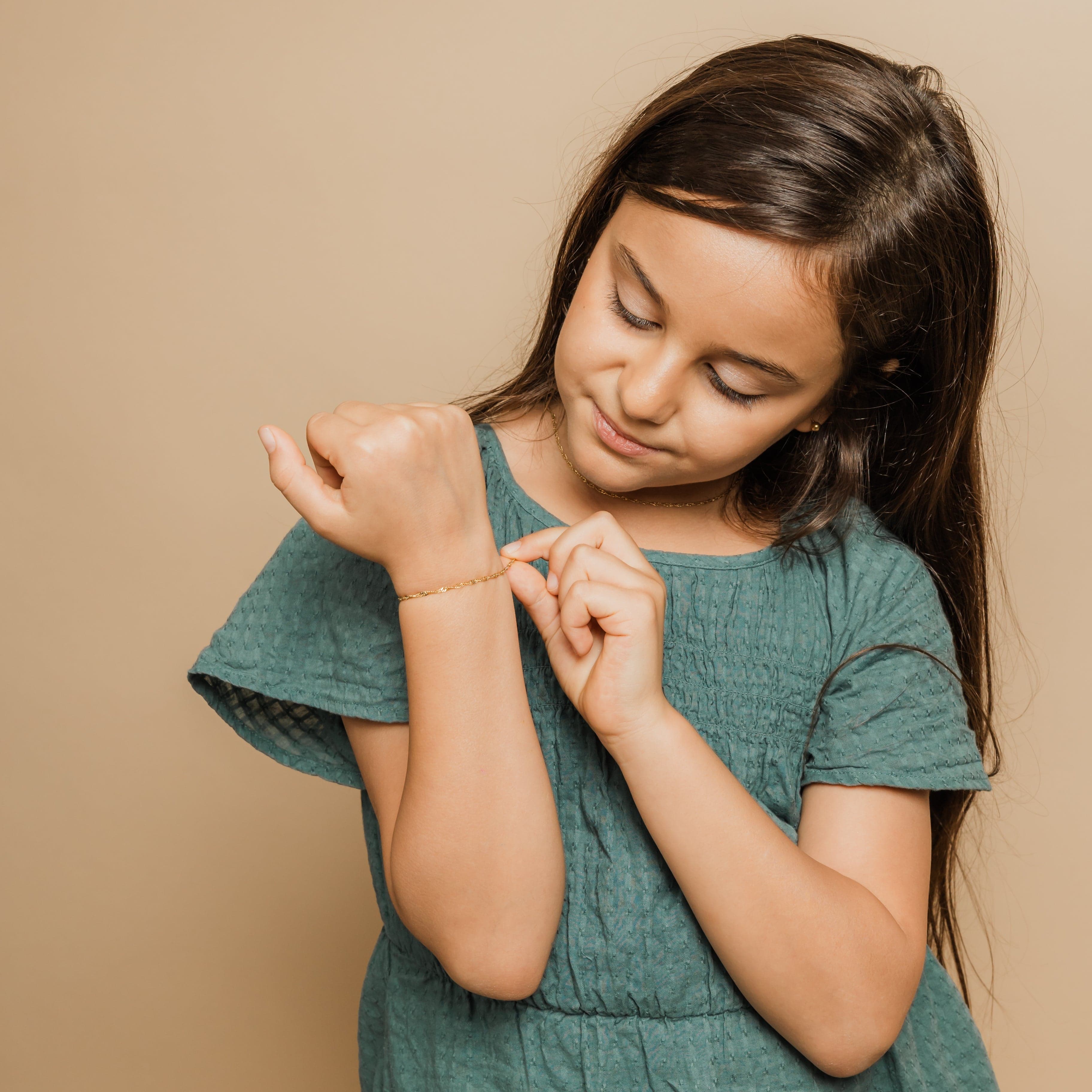 Girls' Twisted Chain Bracelet | Stylish & Trendy