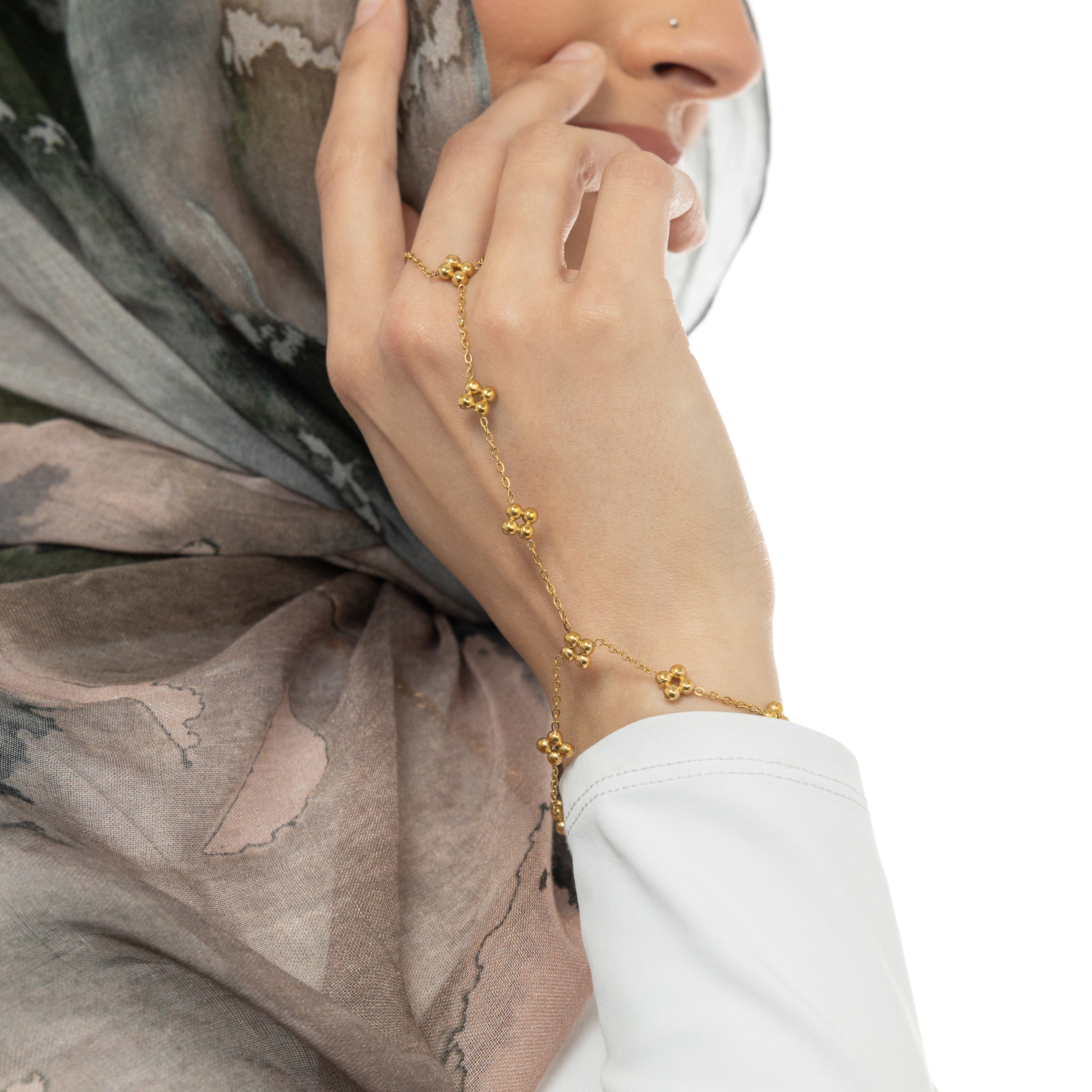 Stylish Henna Hand Chain for Festive Wear